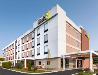 H2Suites Raynham 1