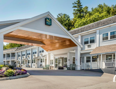 Front Entrance Quality Inn Bar Harbor